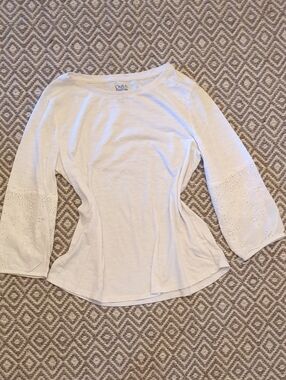 Croft & Barrow White Eyelet Sleeve Women's Top Medium